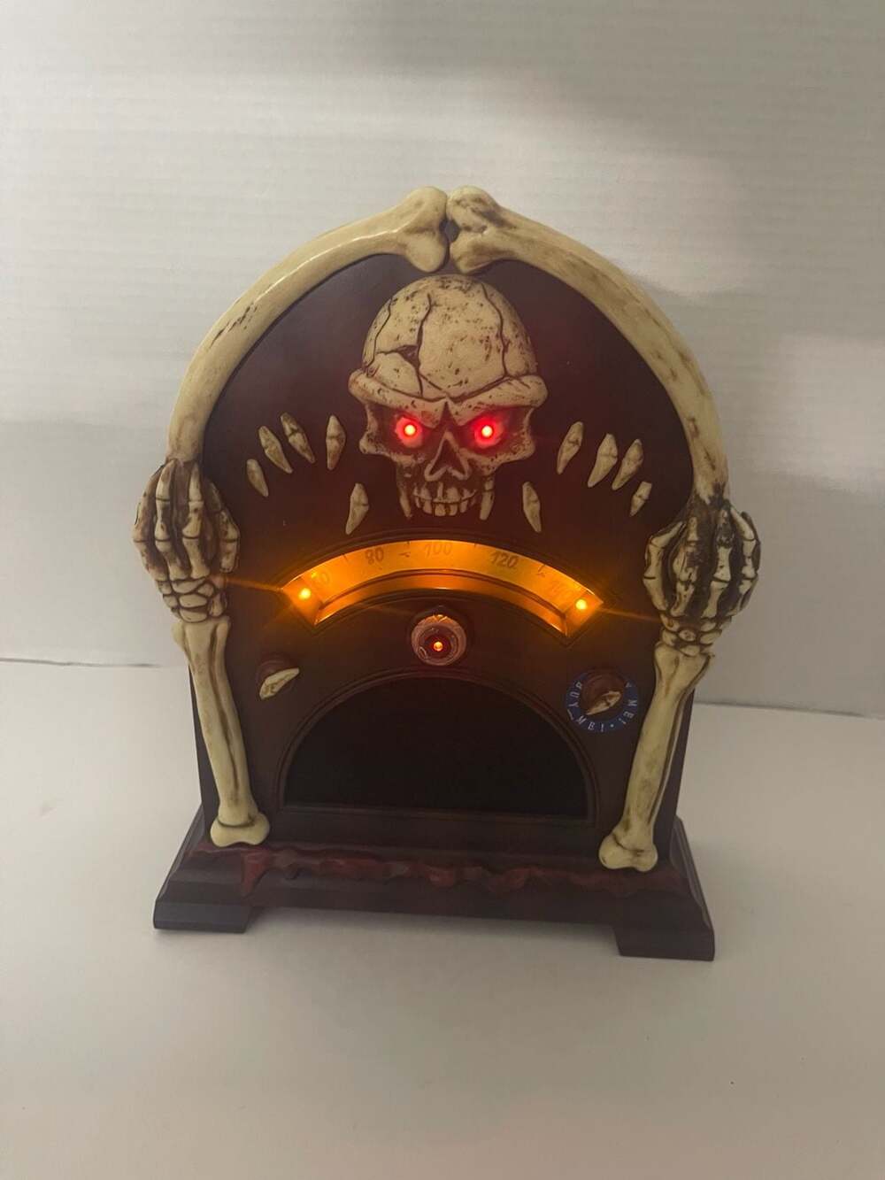 Animated Halloween Skull Radio Light Up Sound Activated Prop